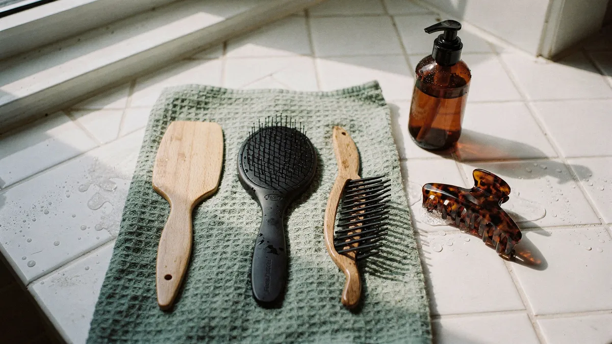 A Guide To Detangling Brushes for Curly Hair Care