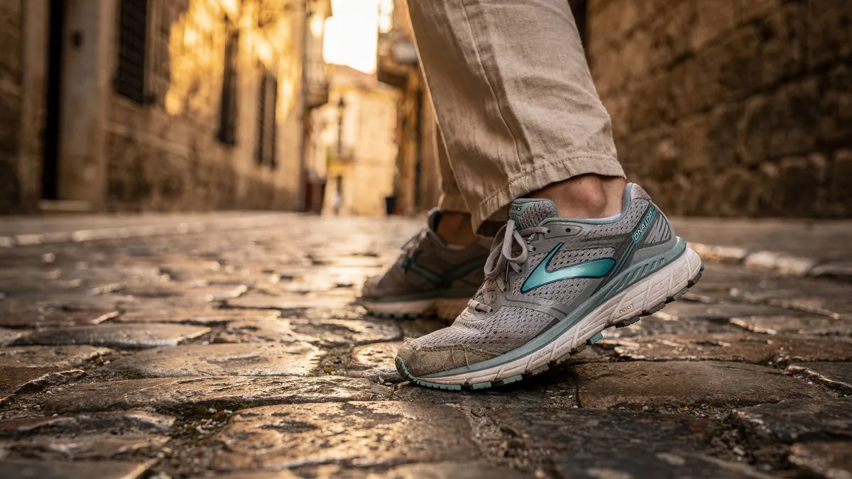 A Guide To Cushioned Walking Shoes for Vacation Sightseeing